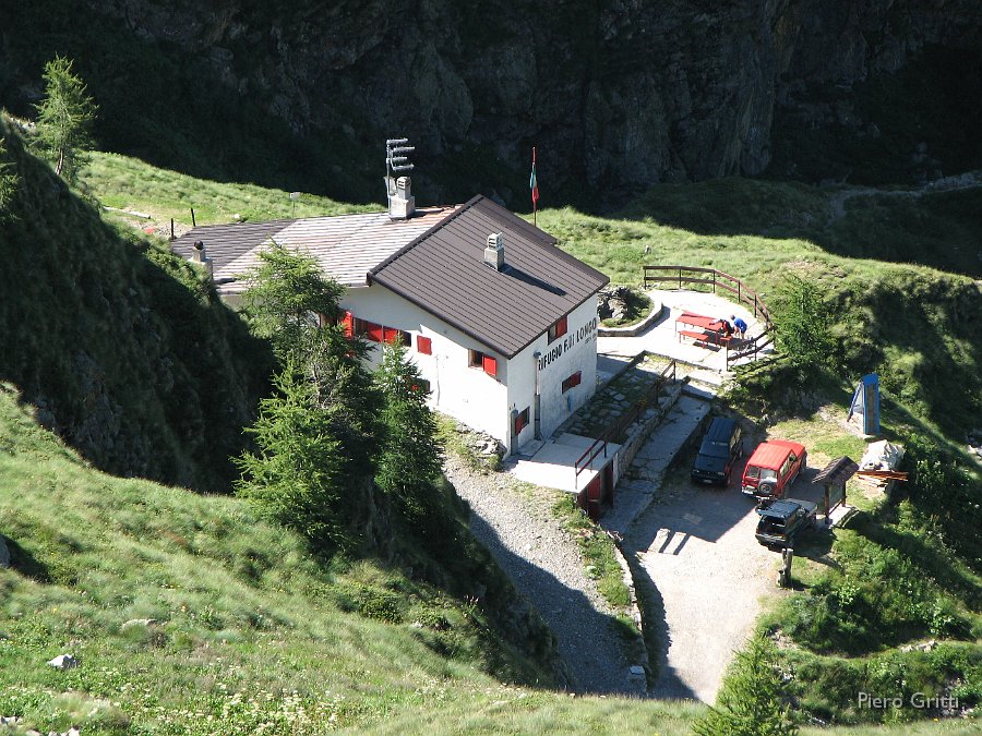 Masoni 019.jpg - Sguardo sul Rifugio Longo